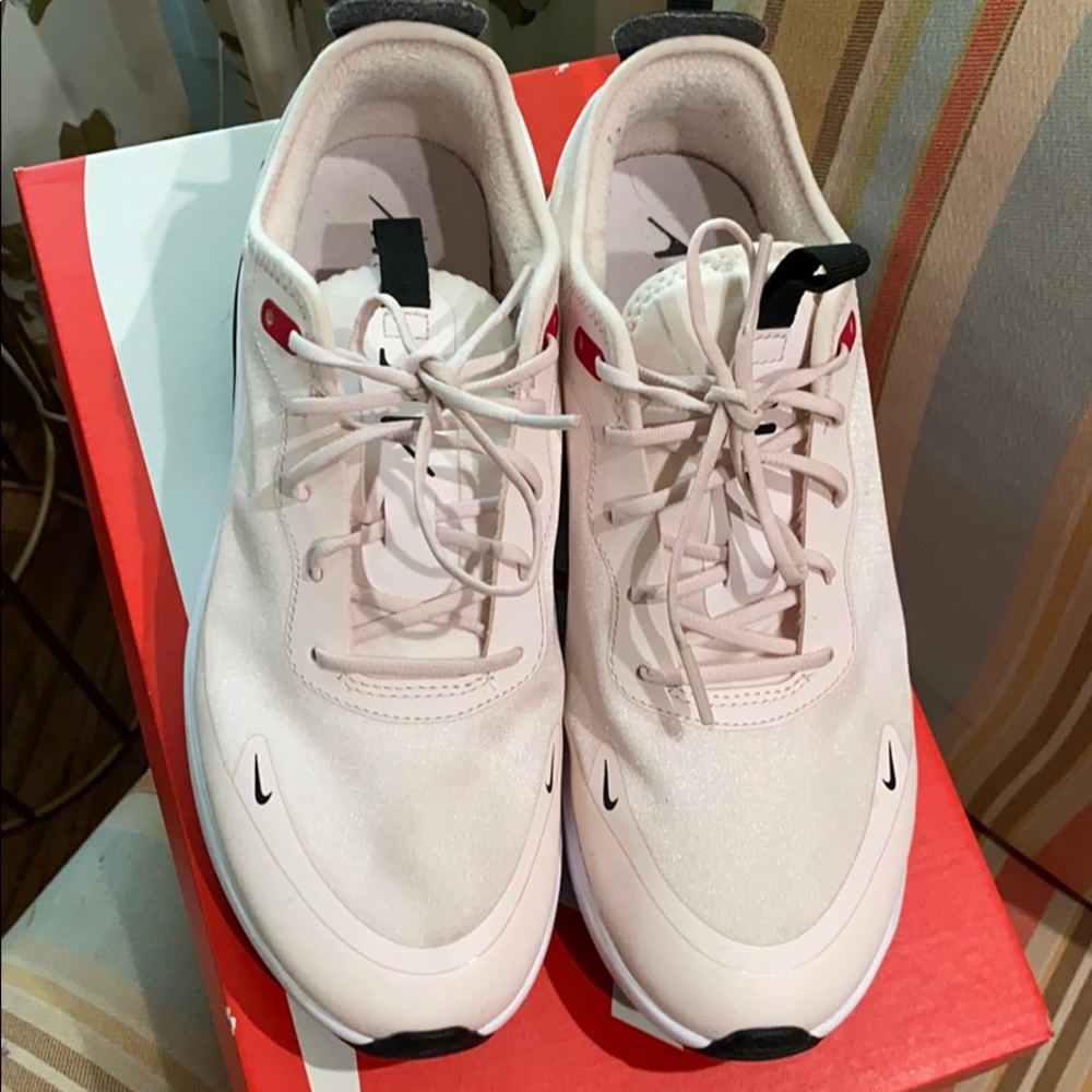 Women’s Nike Air Max Dia